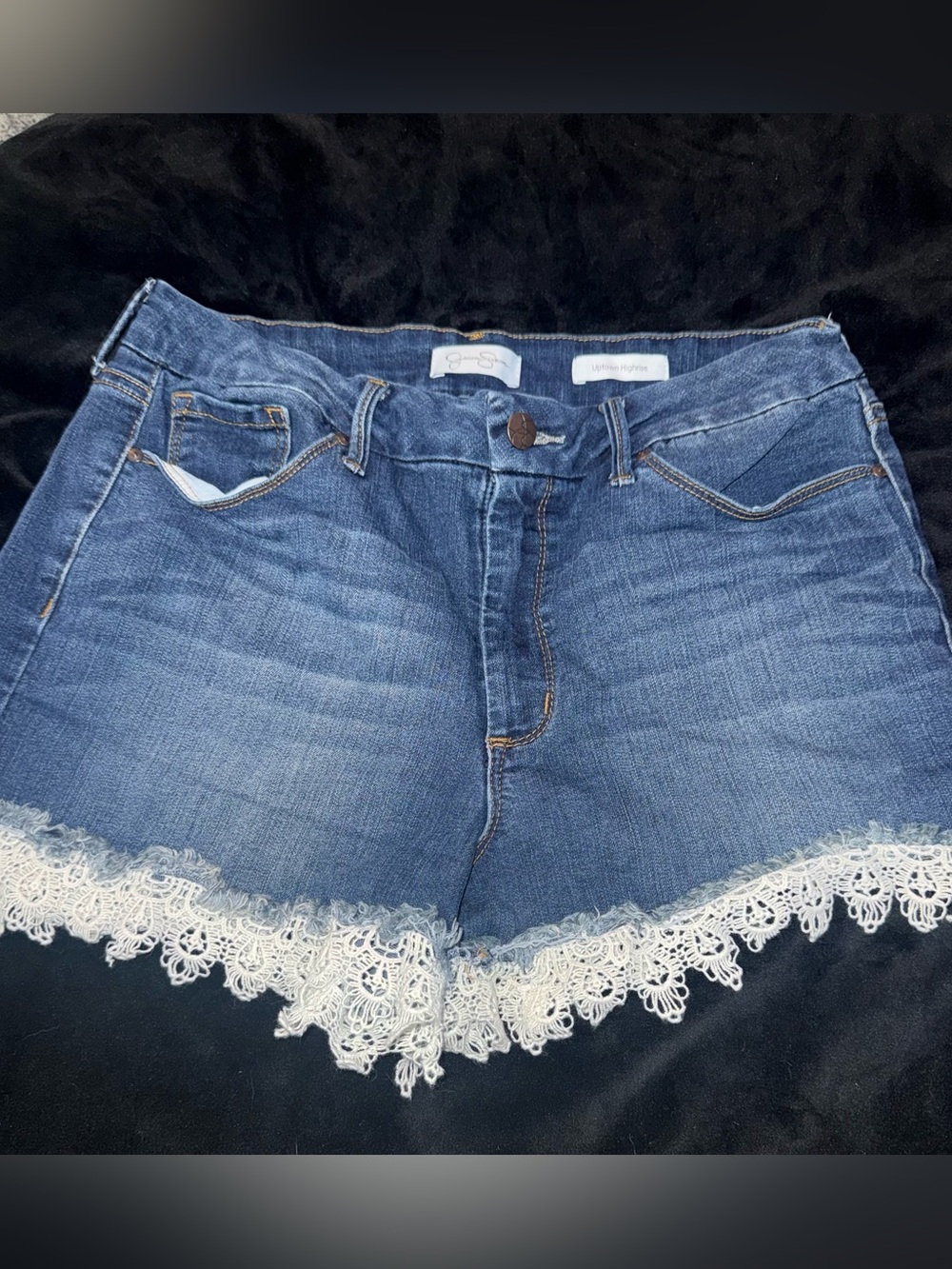Jessica Simpson Uptown Highrise denim shorts with pretty white lace trim. 🩵🤍